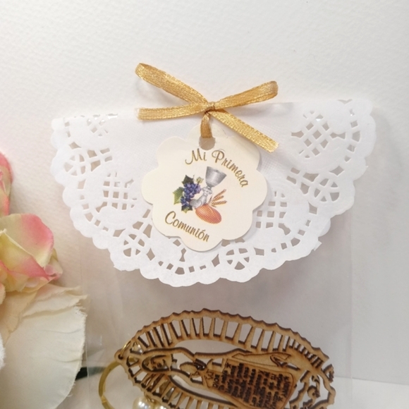 Keychain Virgin of Guadalupe baptism party favors. First Communion Funeral - Picture 3 of 11